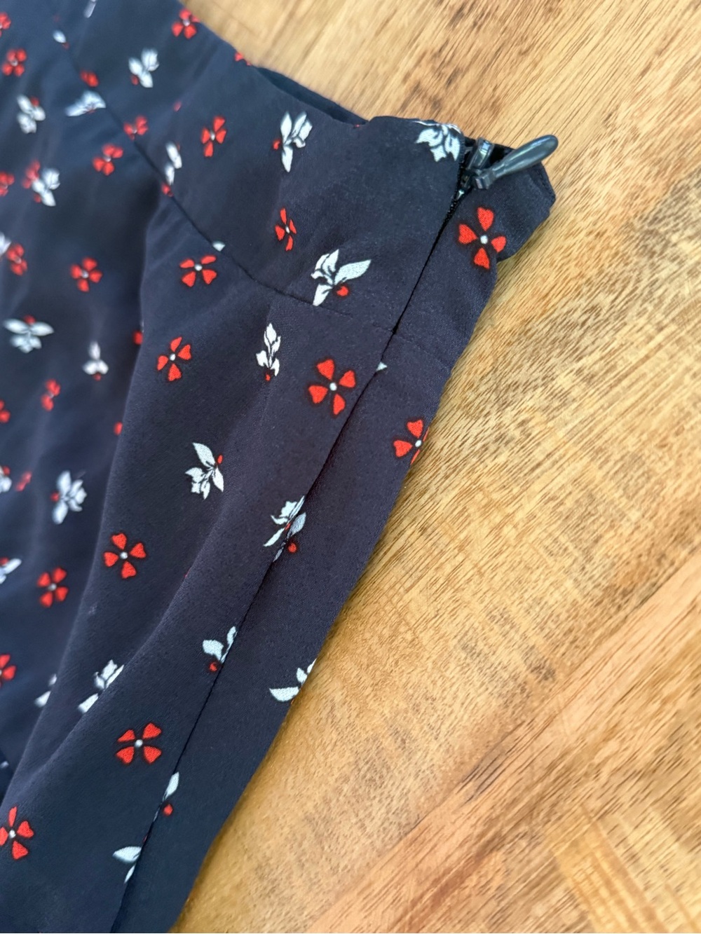 H&M Floral Asymmetrical Ruffle Midi Skirt Size Red White Blue Back to School - Picture 7 of 14